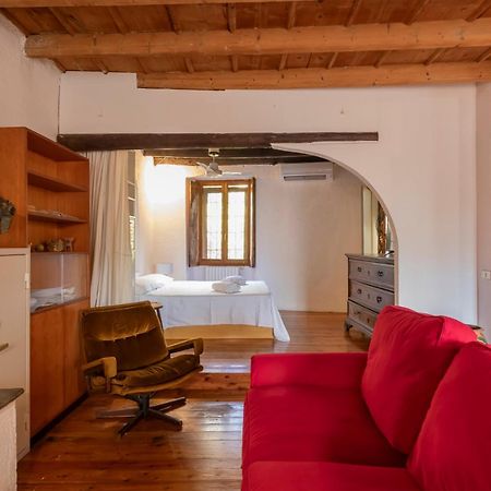 Navigli, Caratteristico Appartamento Milanese Luaran gambar